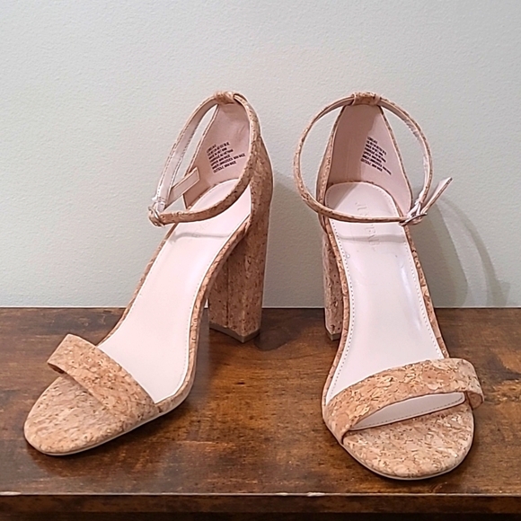 💰 JustFab women's cork heeled sandals size 8E - extra wide width - Picture 1 of 11